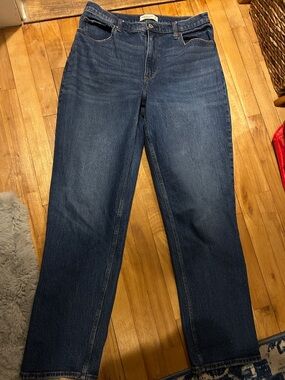 Abercrombie Curve Love Women’s Dark Blue Straight-Leg Jeans